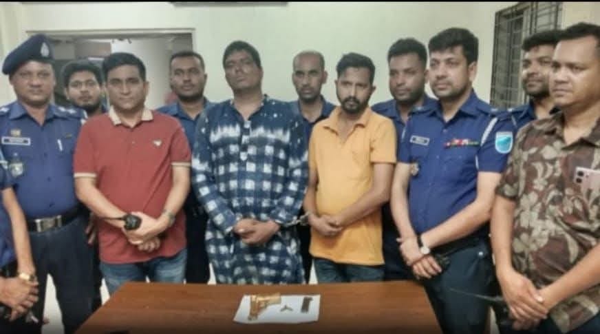 নারায়ণগঞ্জের সিদ্ধিরগঞ্জে পিস্তল, ম্যাগজিন ও গুলিসহ আটক ২।